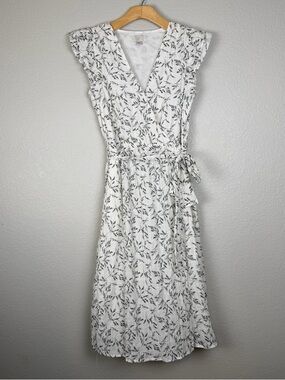 A New Day Floral White and Black Cap Sleeve Lined Dress Size M